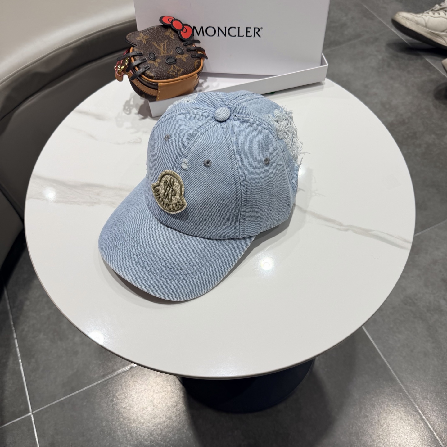 Moncler hat