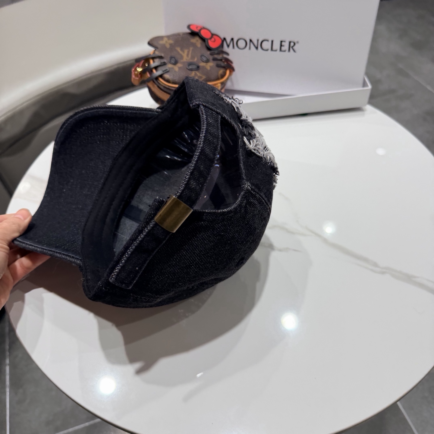 Moncler hat