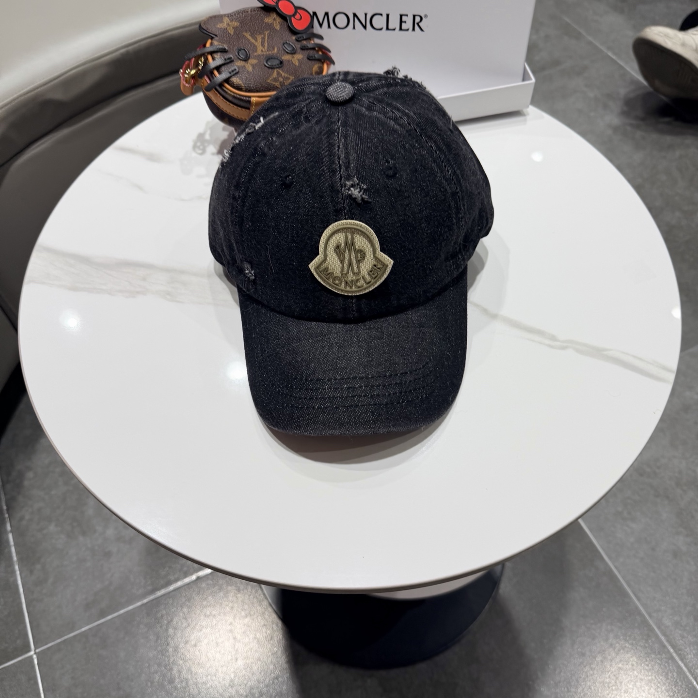 Moncler hat