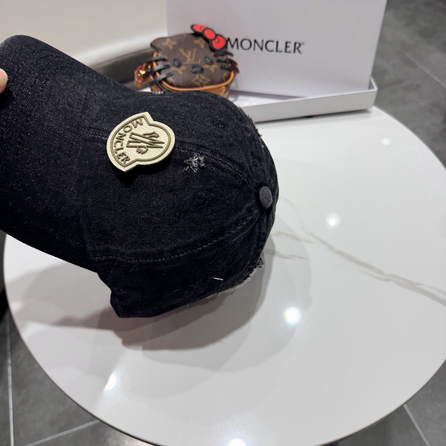 Moncler hat