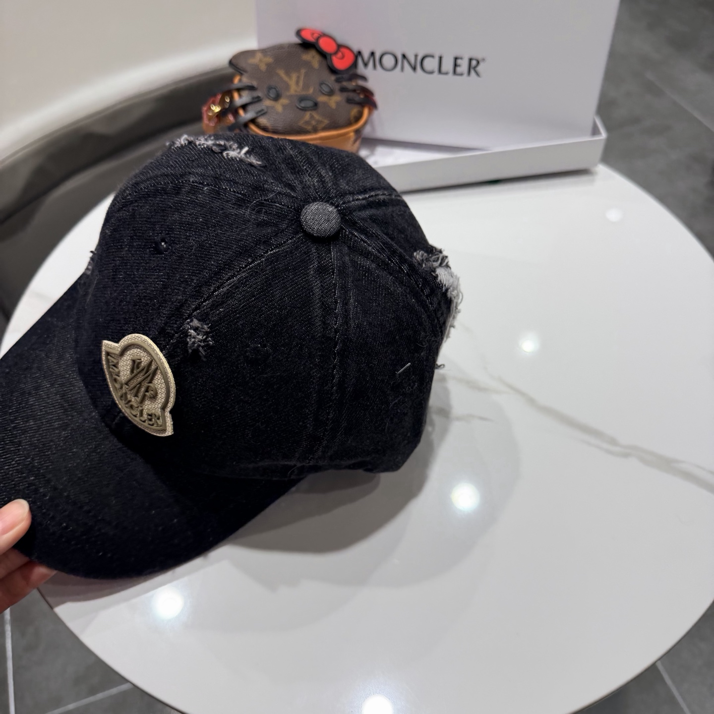 Moncler hat