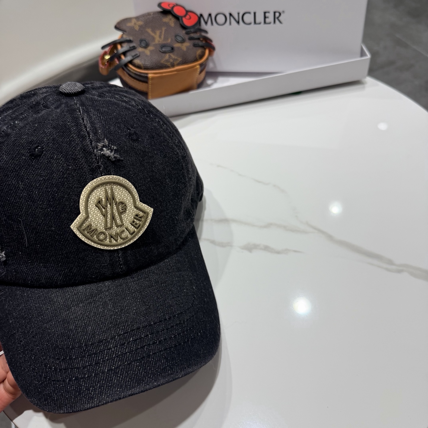 Moncler hat