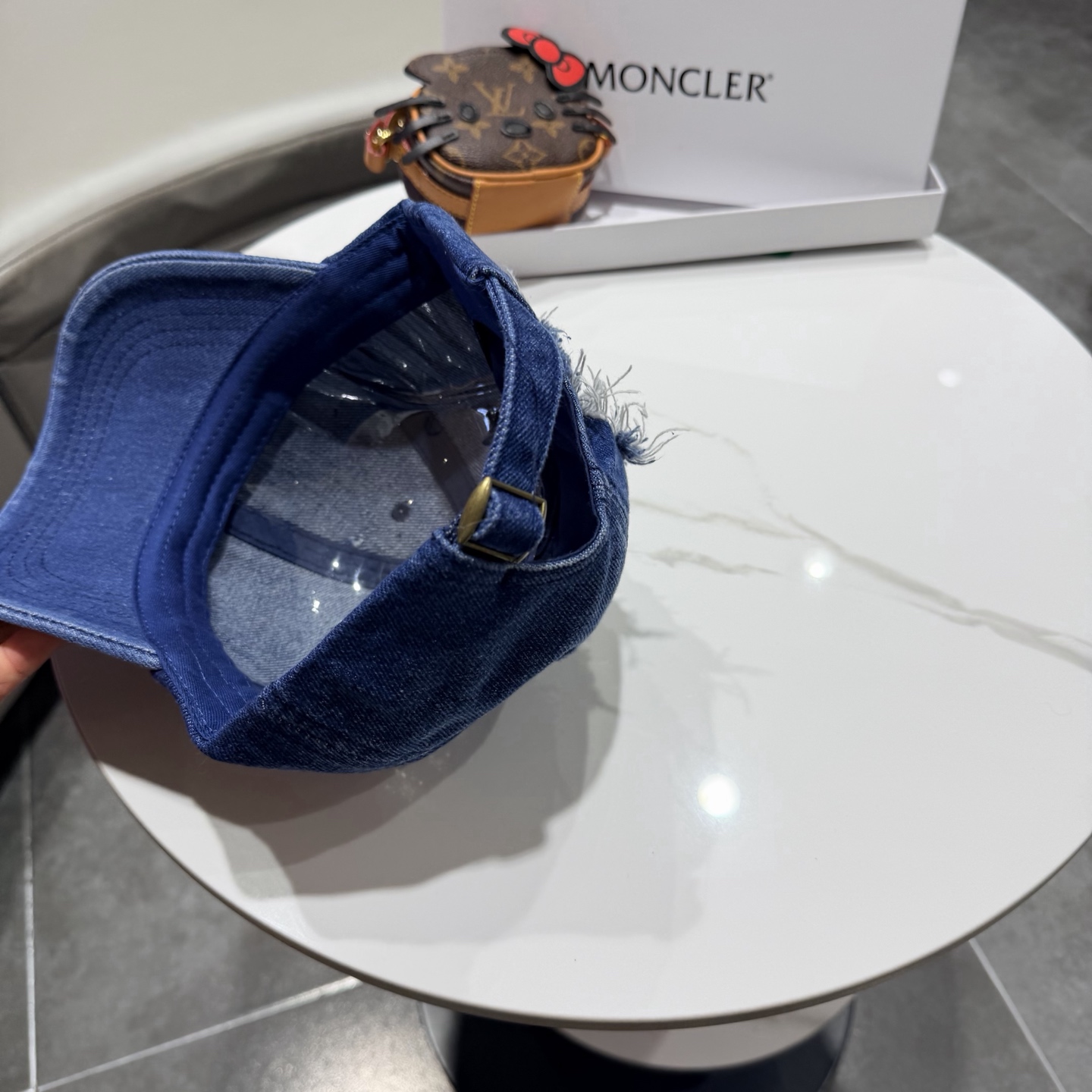 Moncler hat