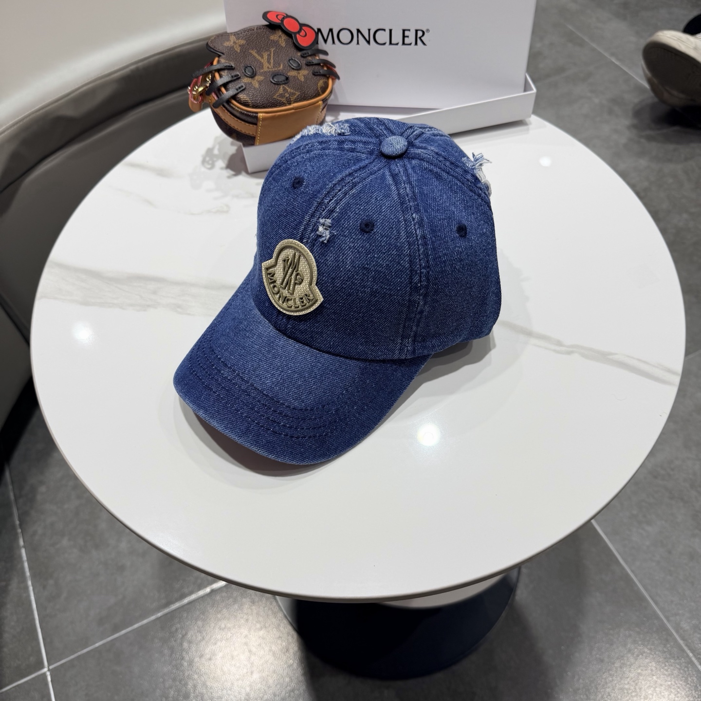 Moncler hat