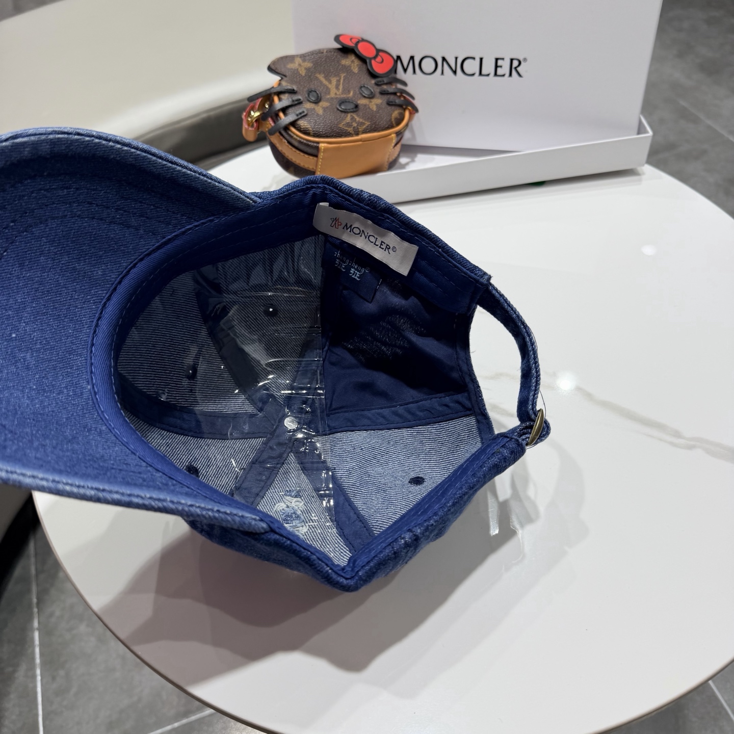 Moncler hat