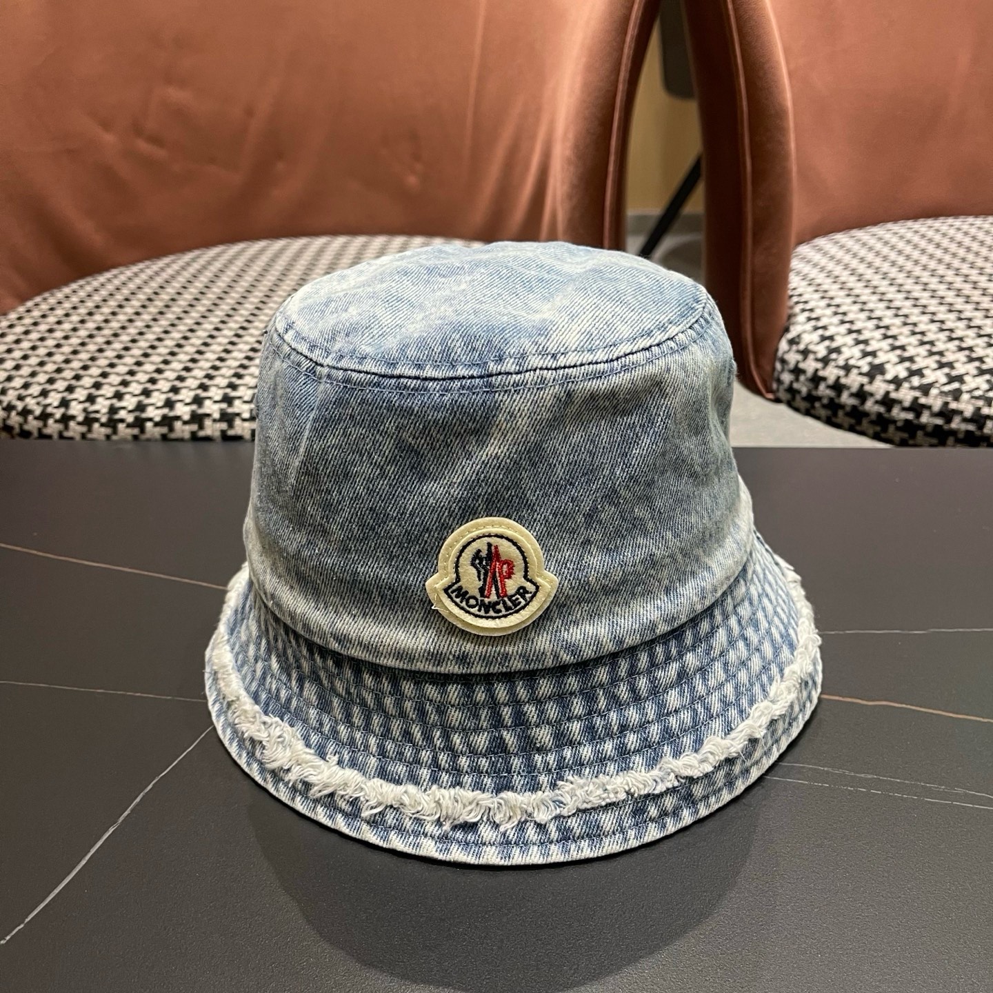 Moncler hat