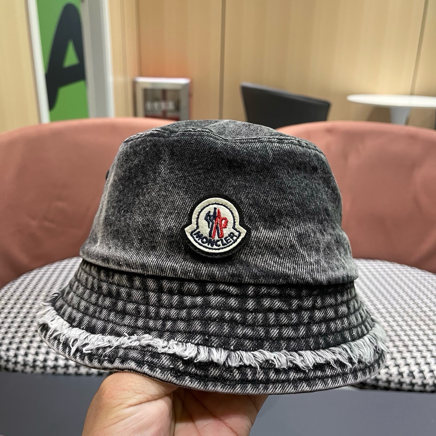 Moncler hat
