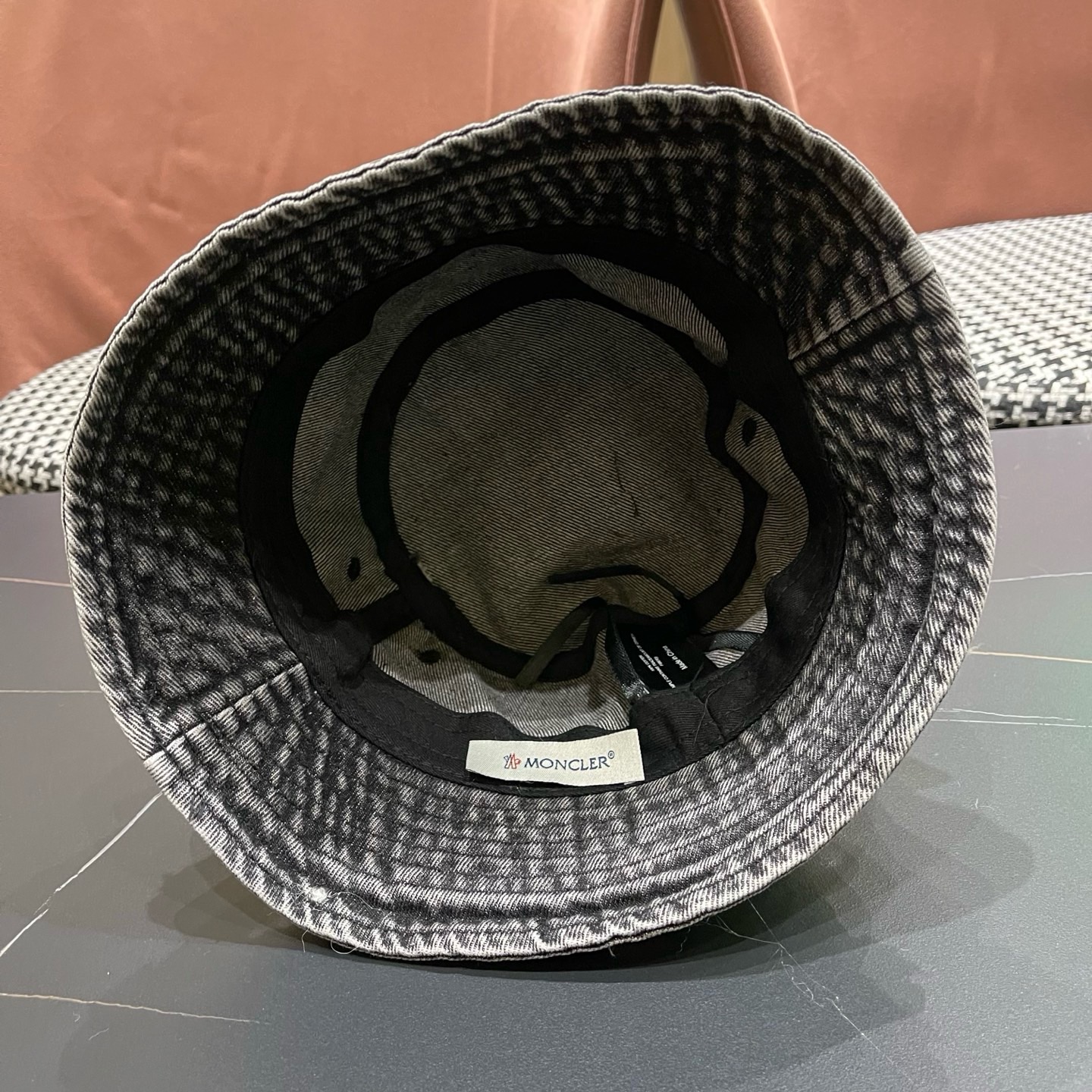 Moncler hat