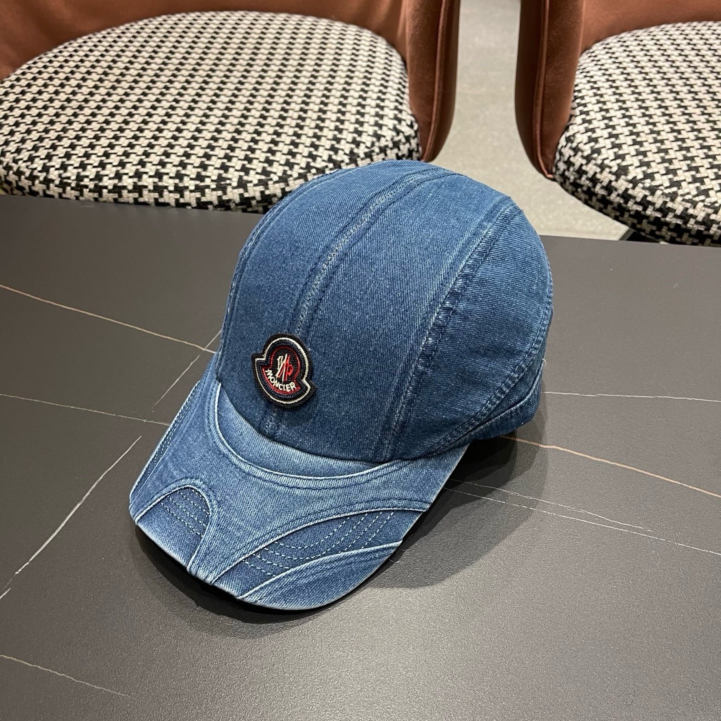 Moncler hat