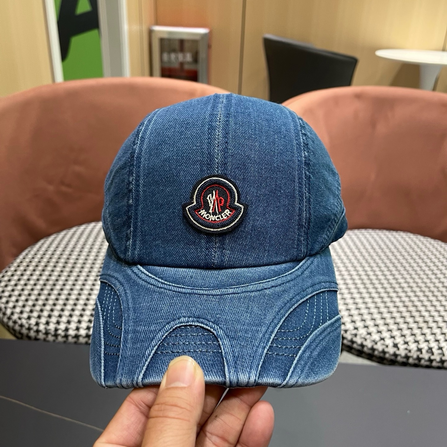 Moncler hat