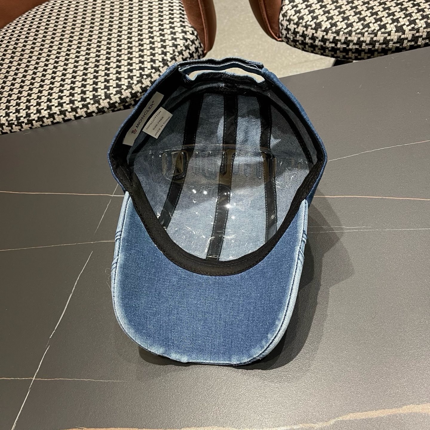 Moncler hat