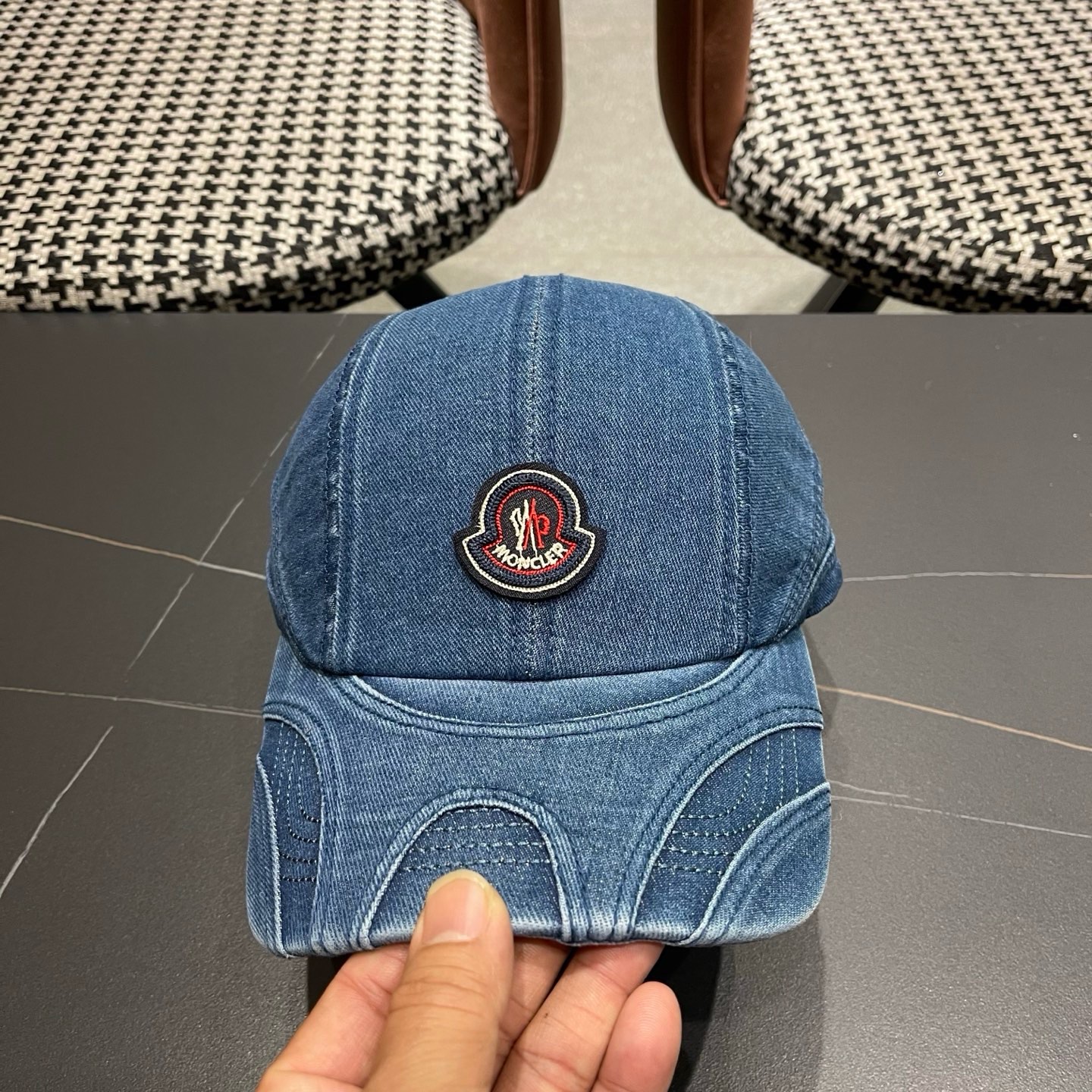 Moncler hat