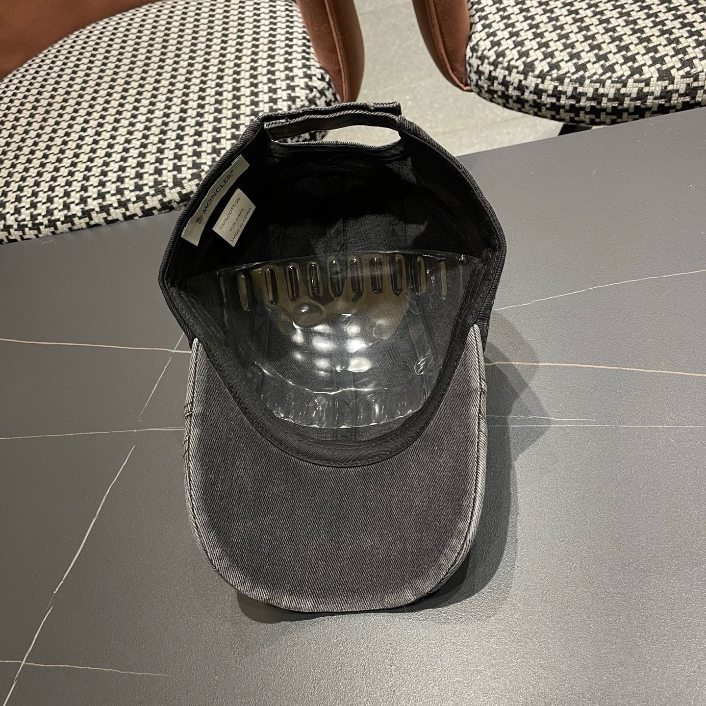 Moncler hat