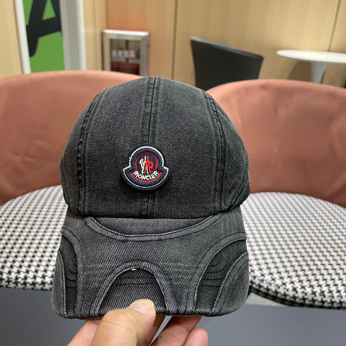 Moncler hat