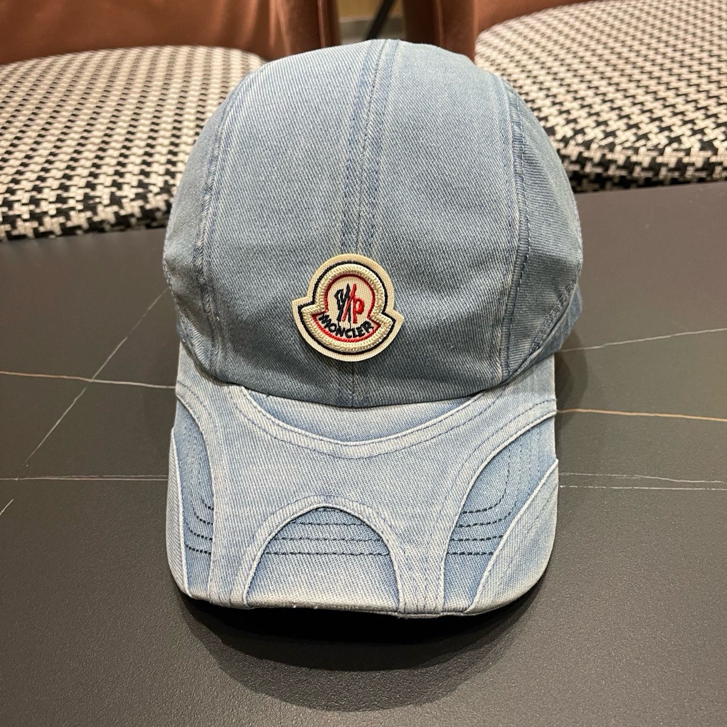 Moncler hat