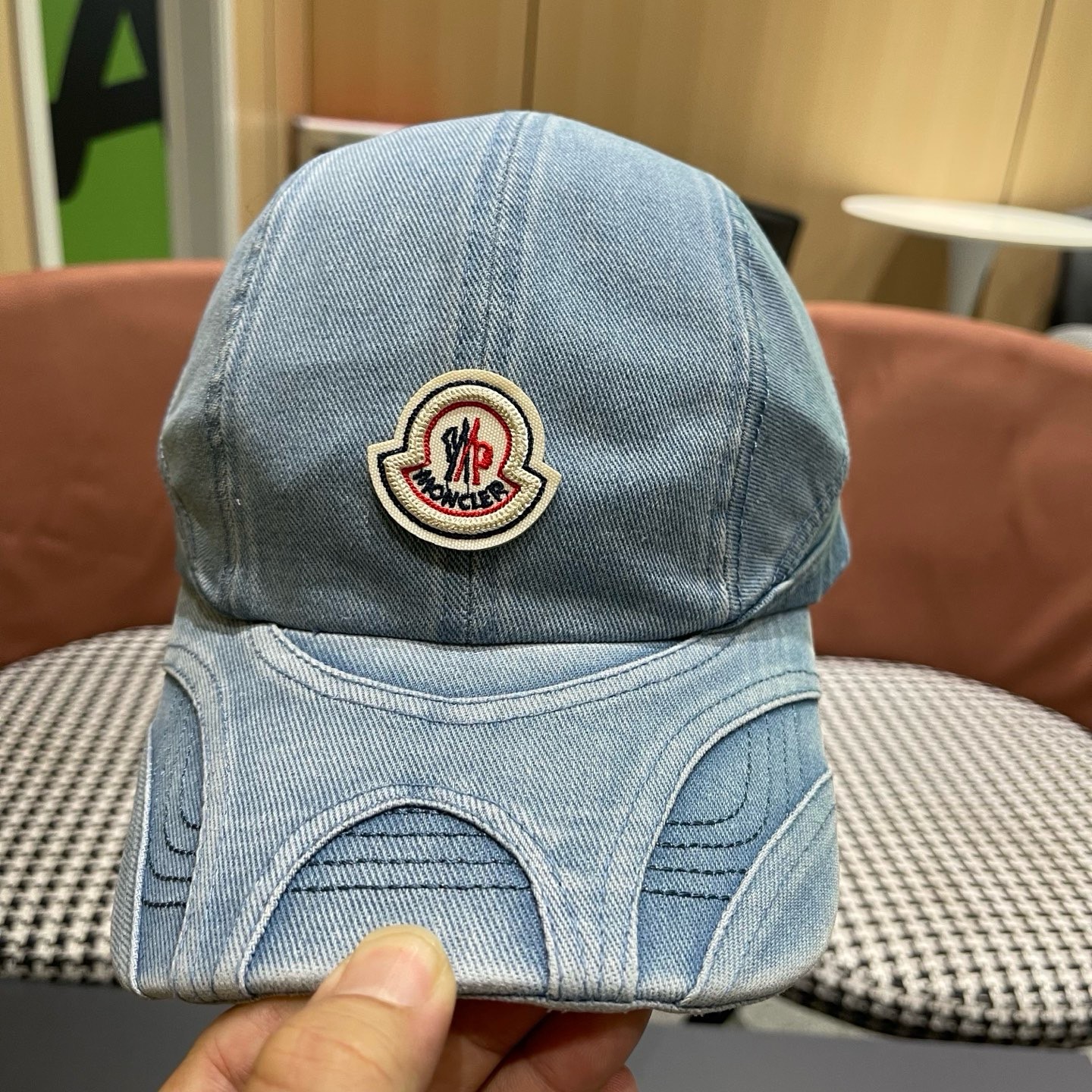 Moncler hat