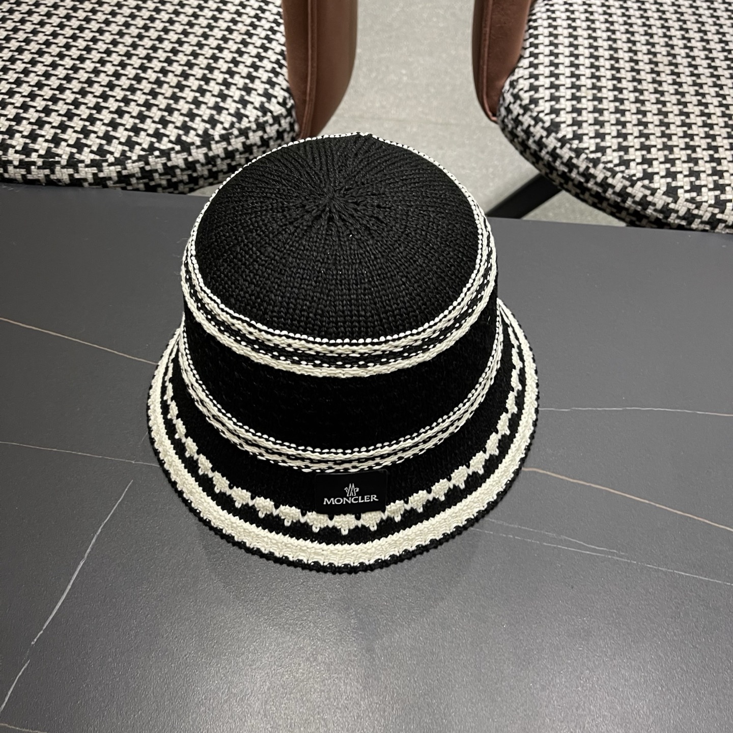 Moncler hat