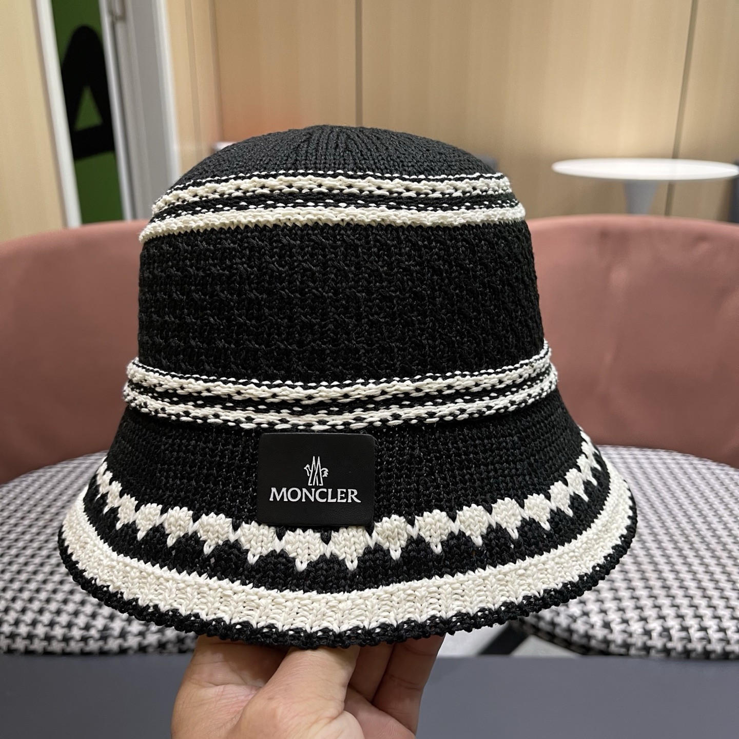 Moncler hat