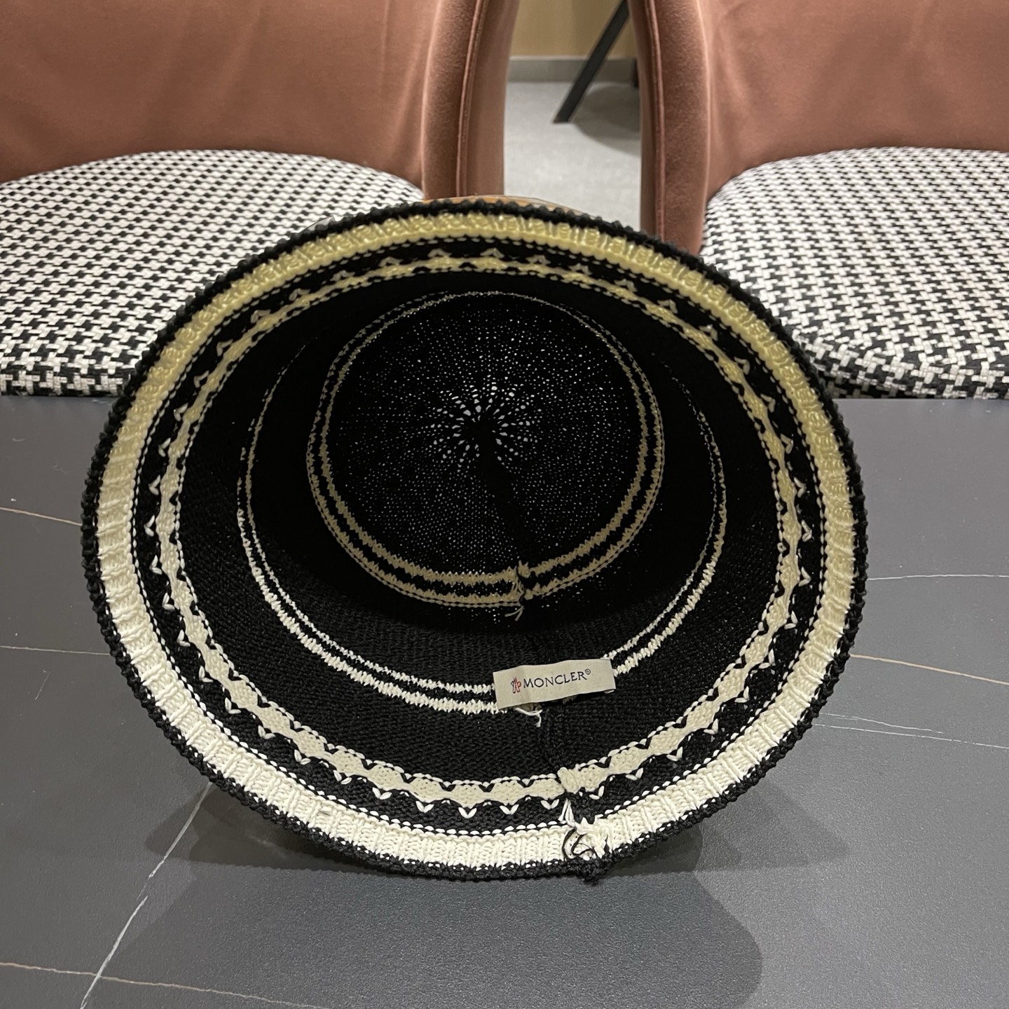 Moncler hat