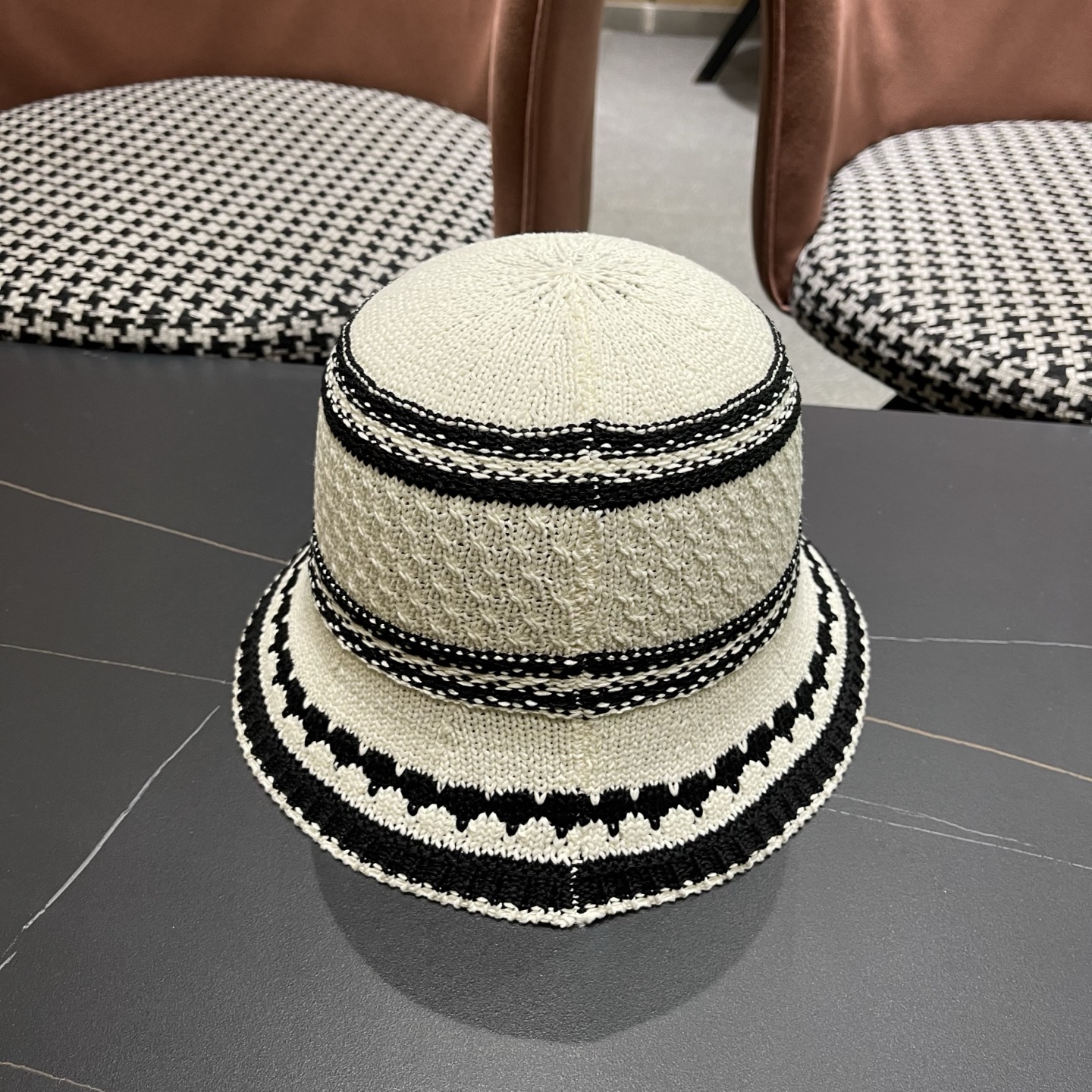 Moncler hat