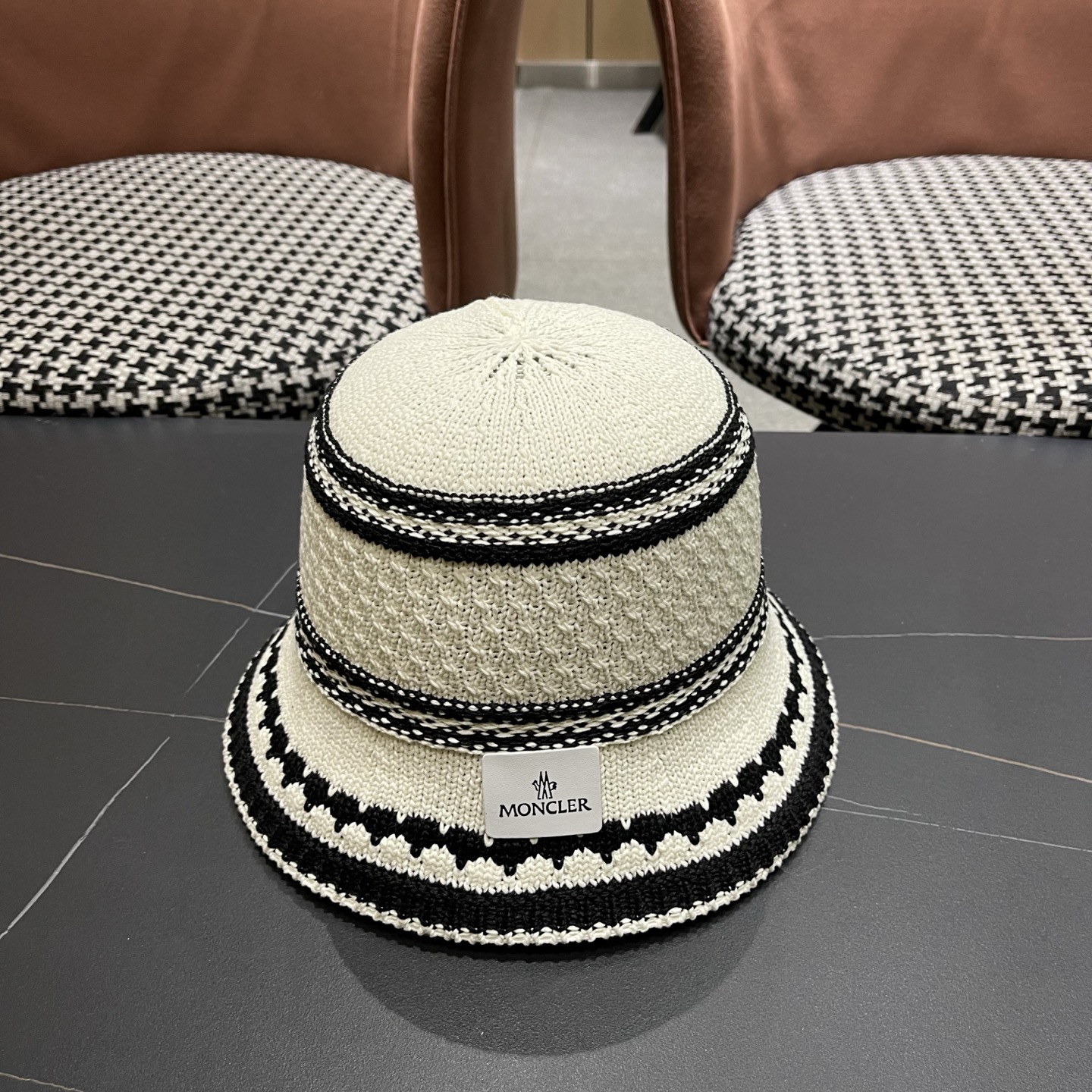 Moncler hat