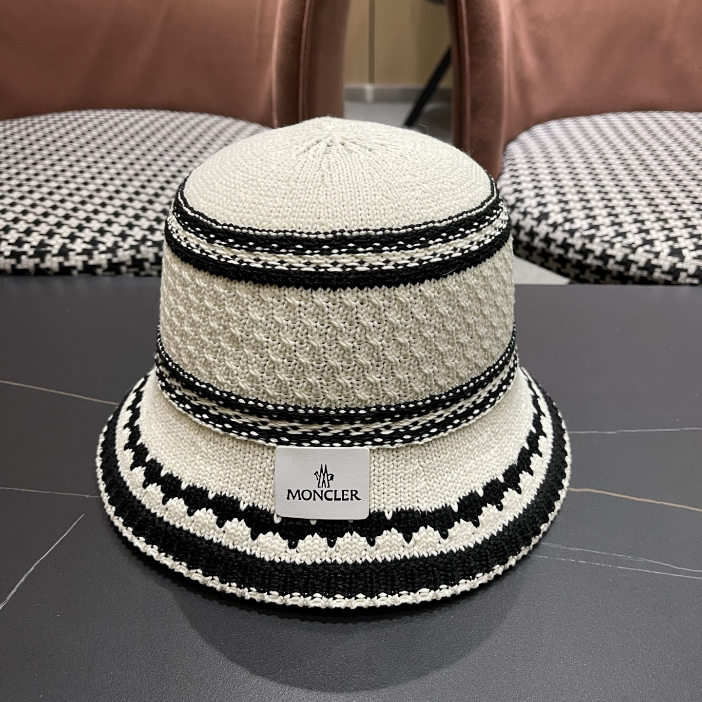 Moncler hat