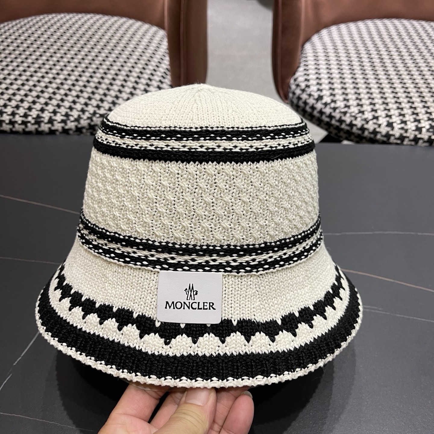 Moncler hat
