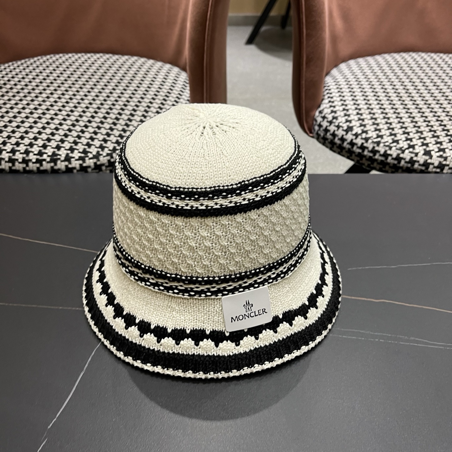 Moncler hat