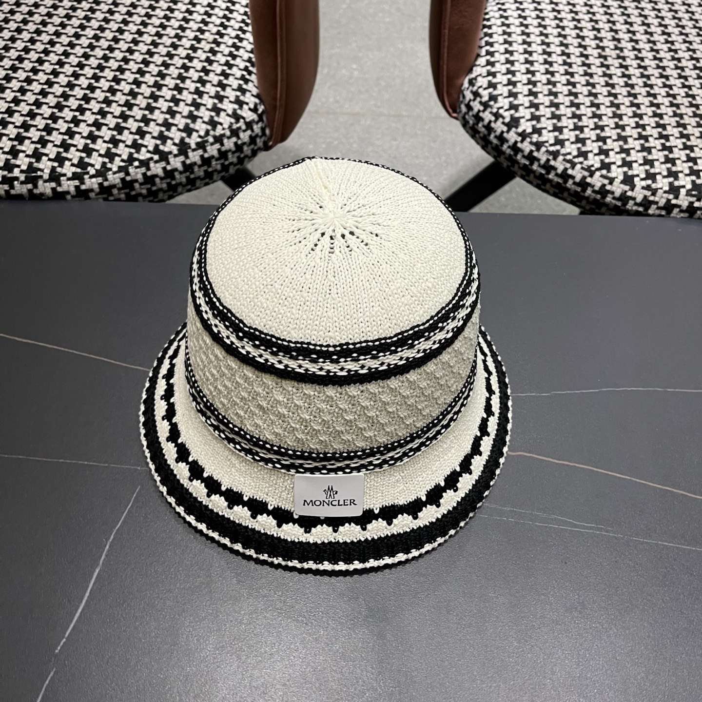 Moncler hat