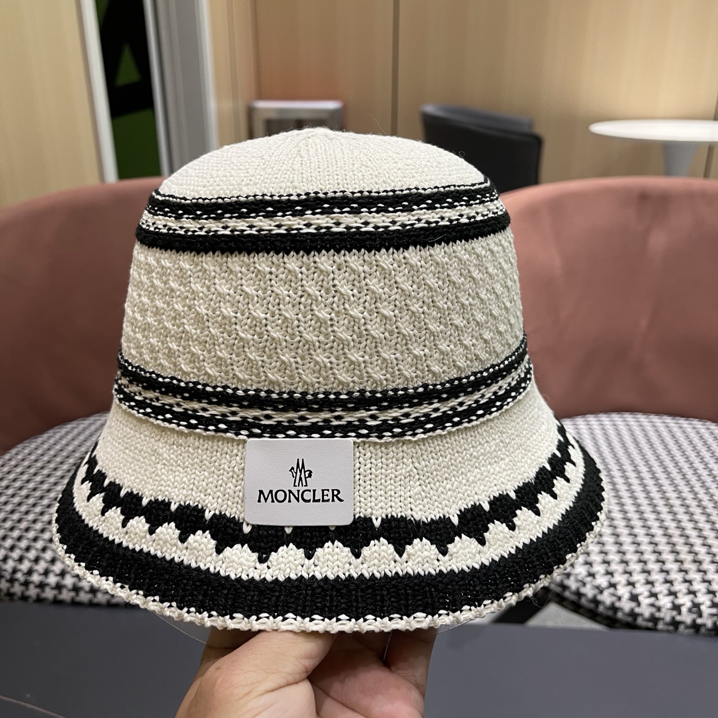 Moncler hat