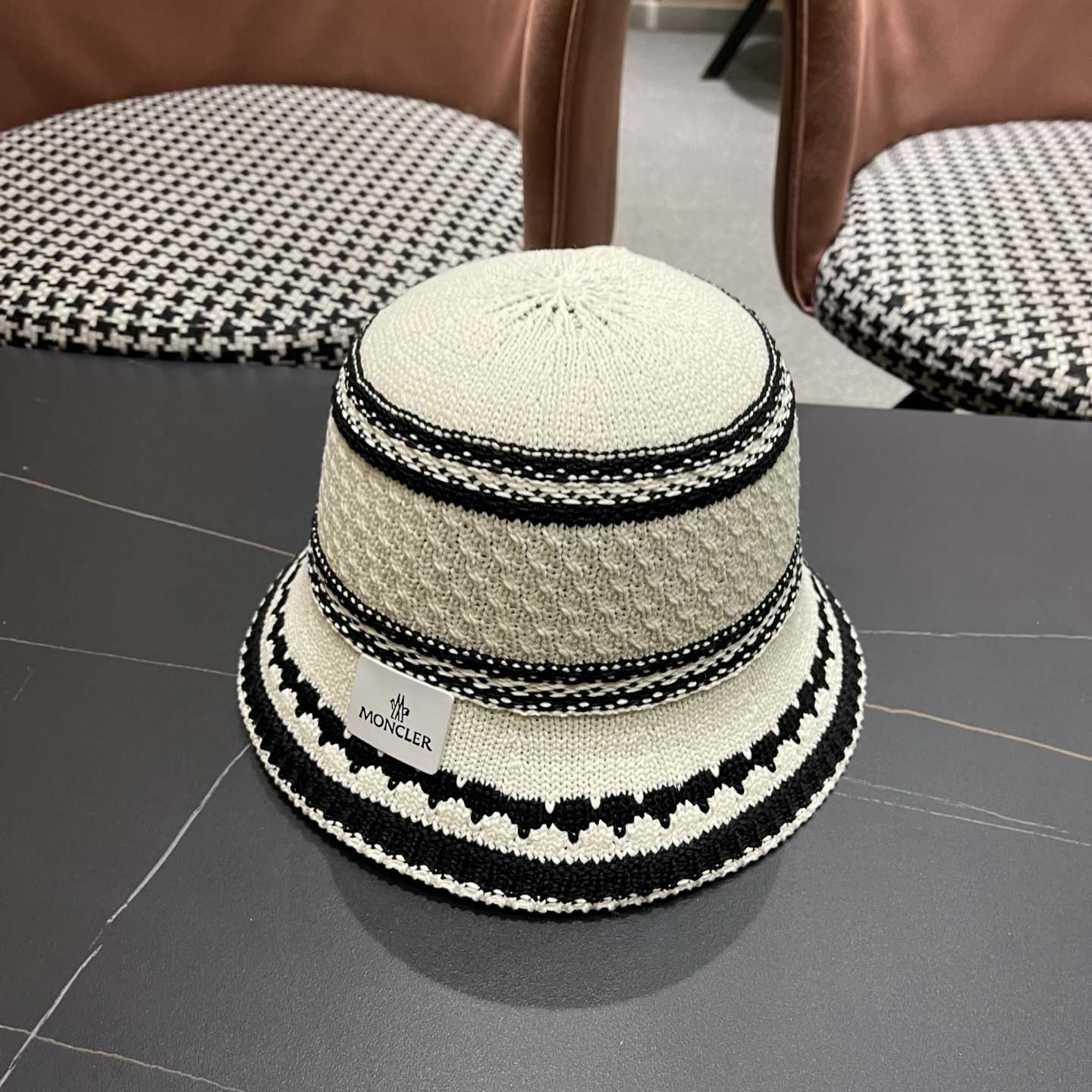 Moncler hat