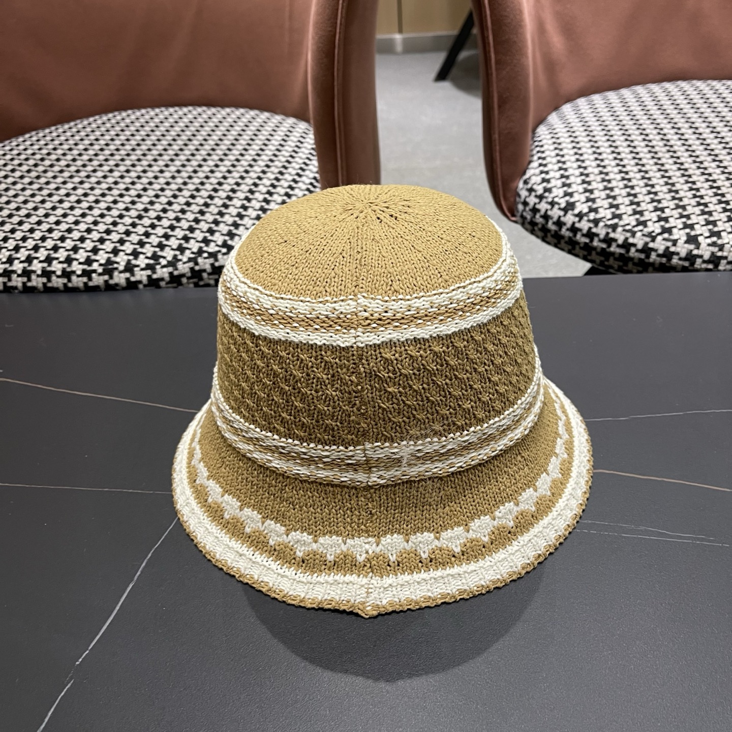 Moncler hat