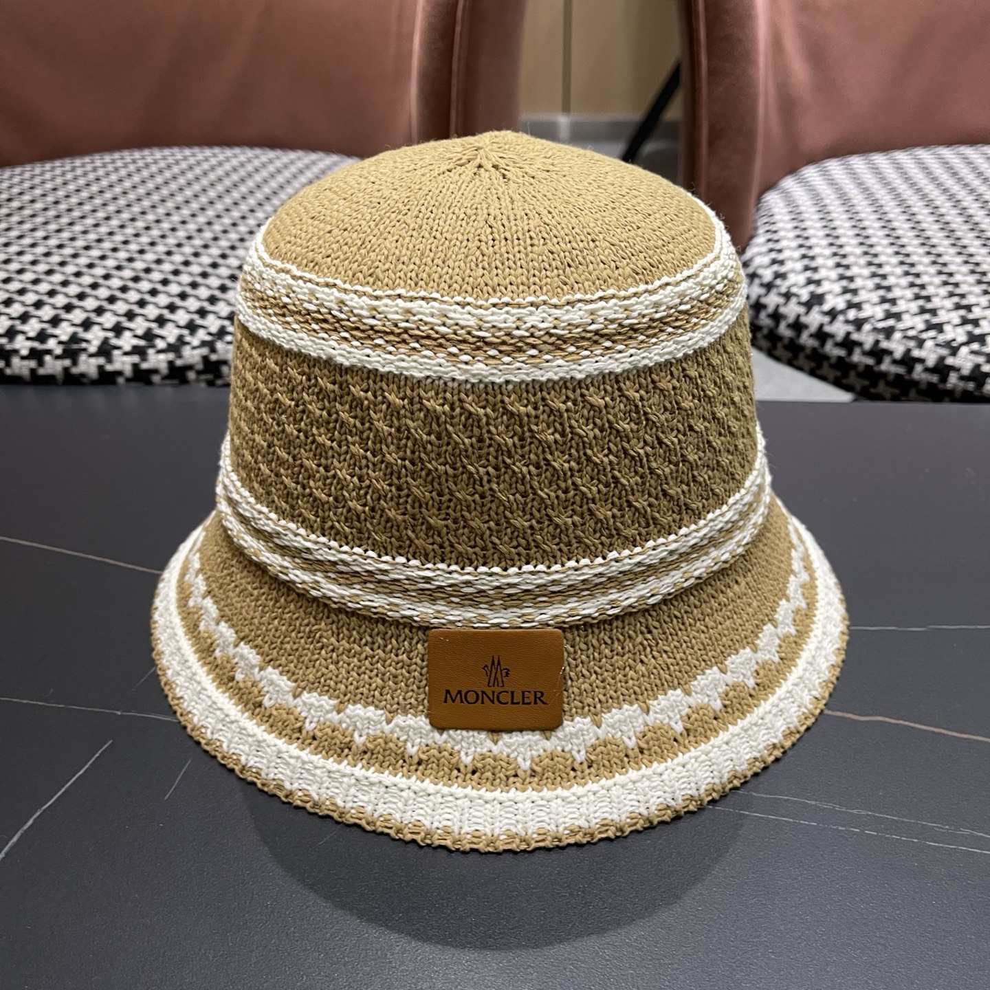 Moncler hat