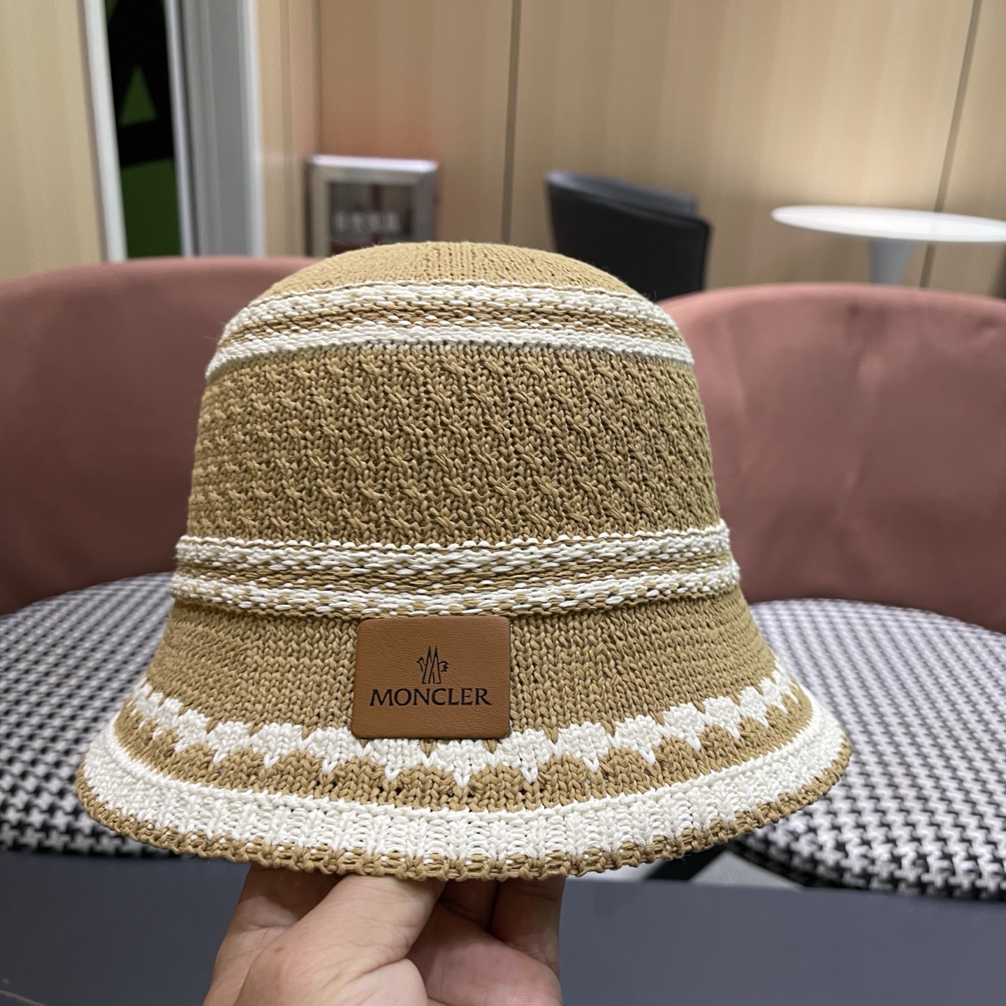 Moncler hat