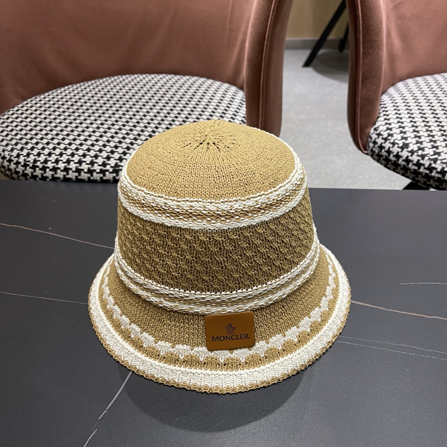 Moncler hat