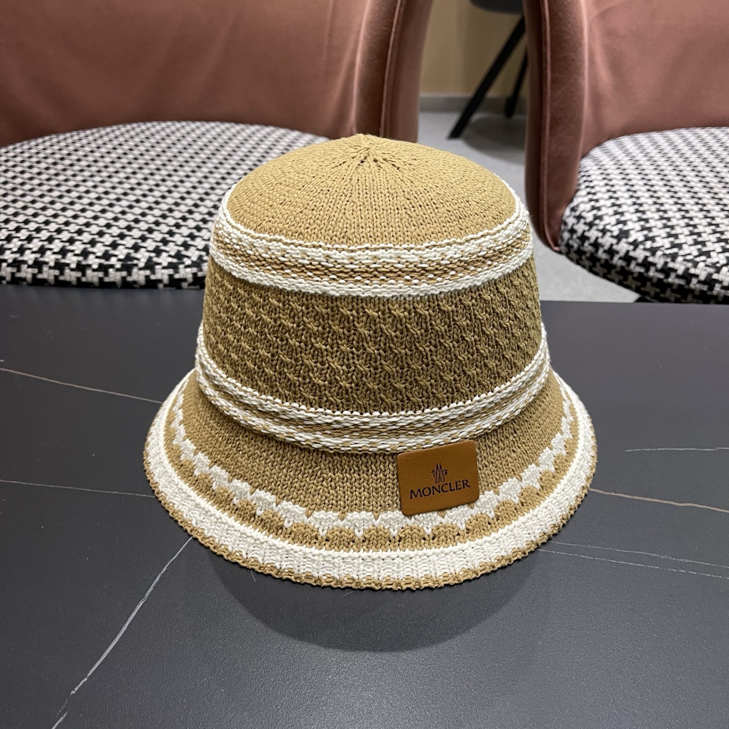 Moncler hat