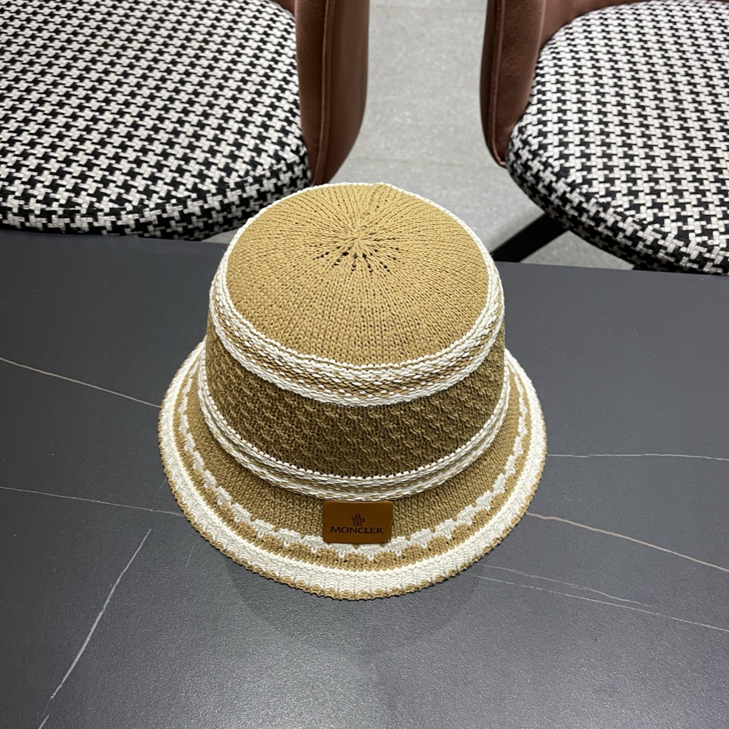 Moncler hat