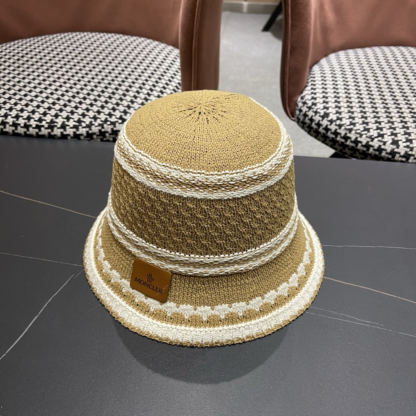 Moncler hat
