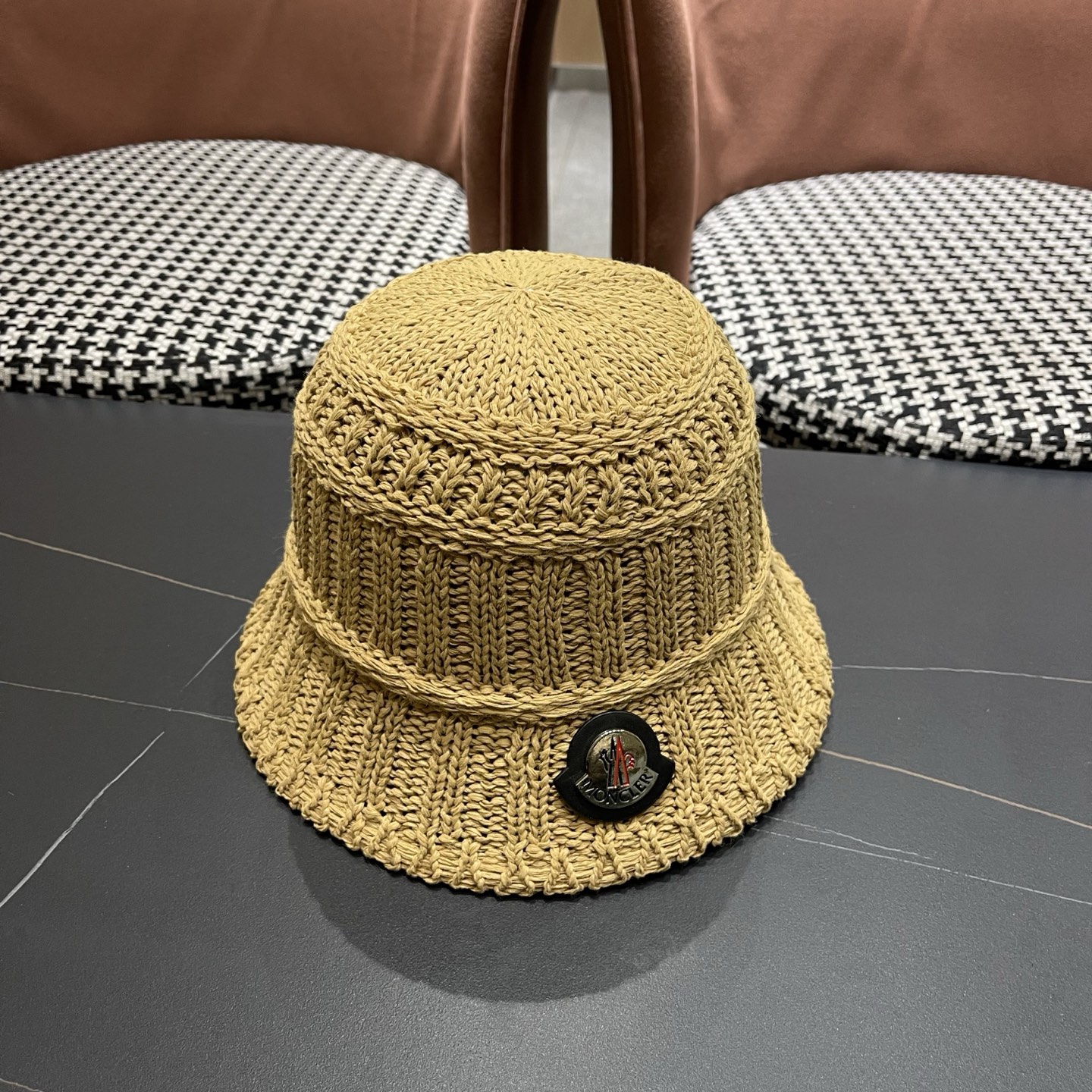 Moncler hat