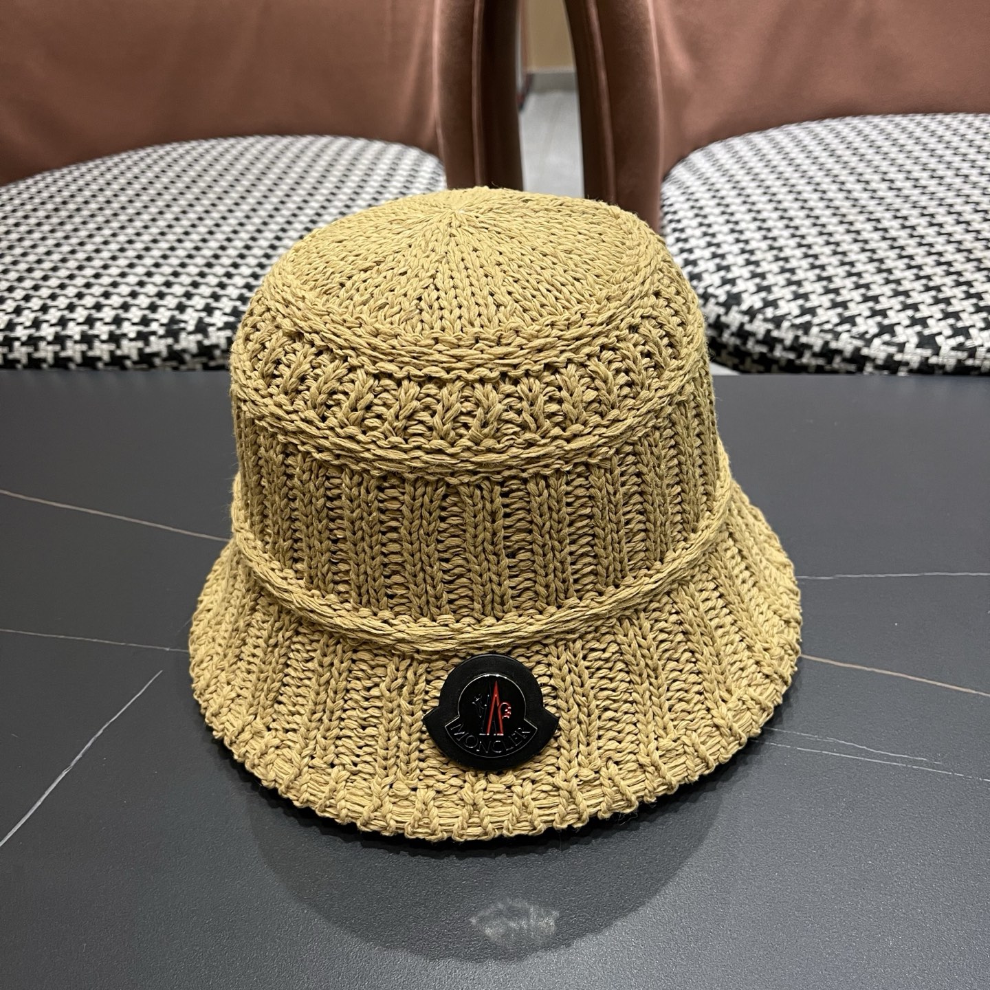 Moncler hat