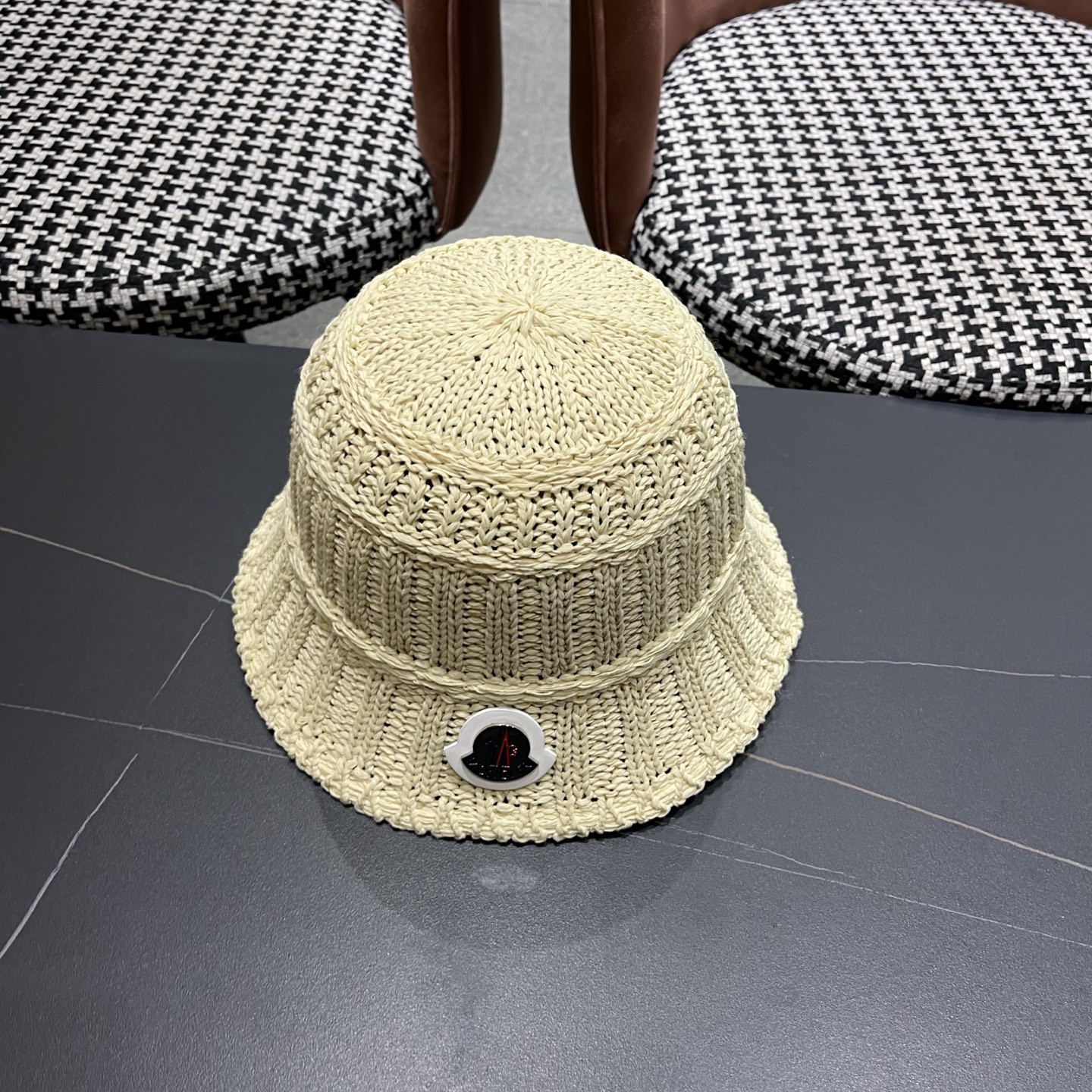 Moncler hat