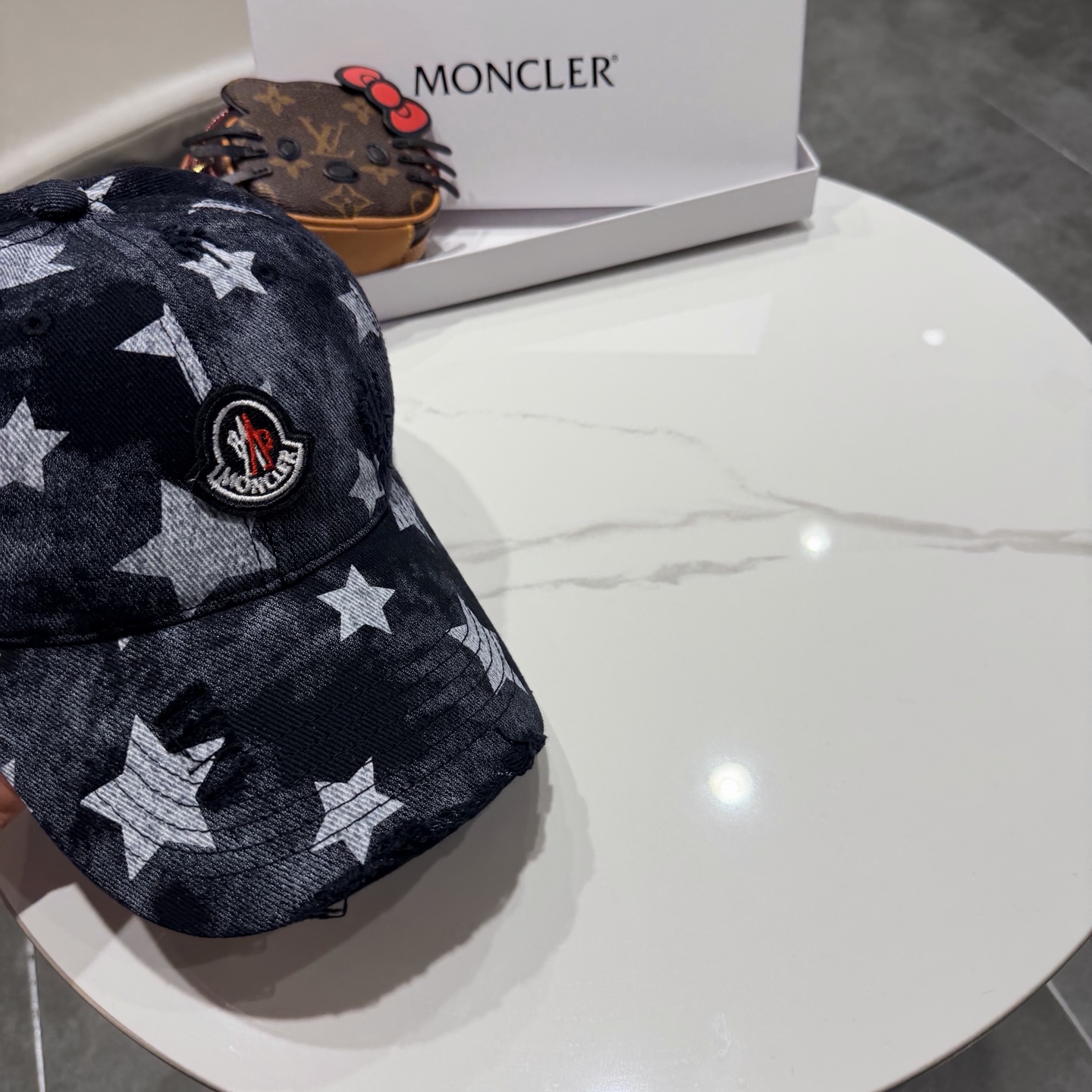 Moncler hat