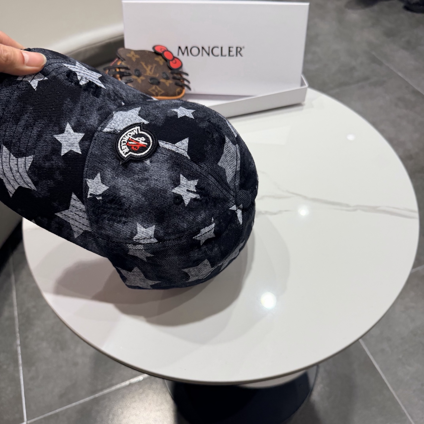 Moncler hat