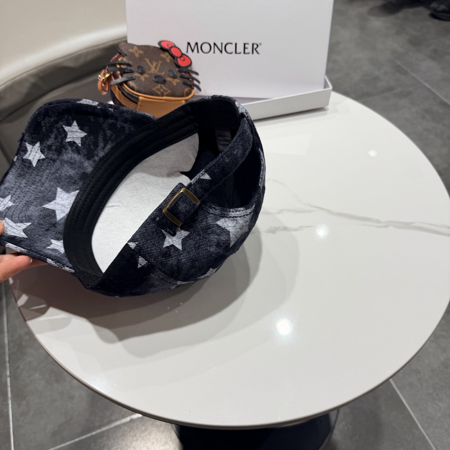Moncler hat