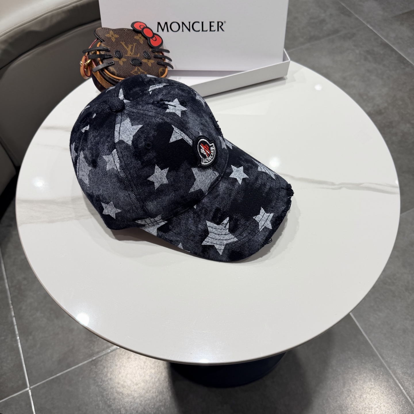 Moncler hat