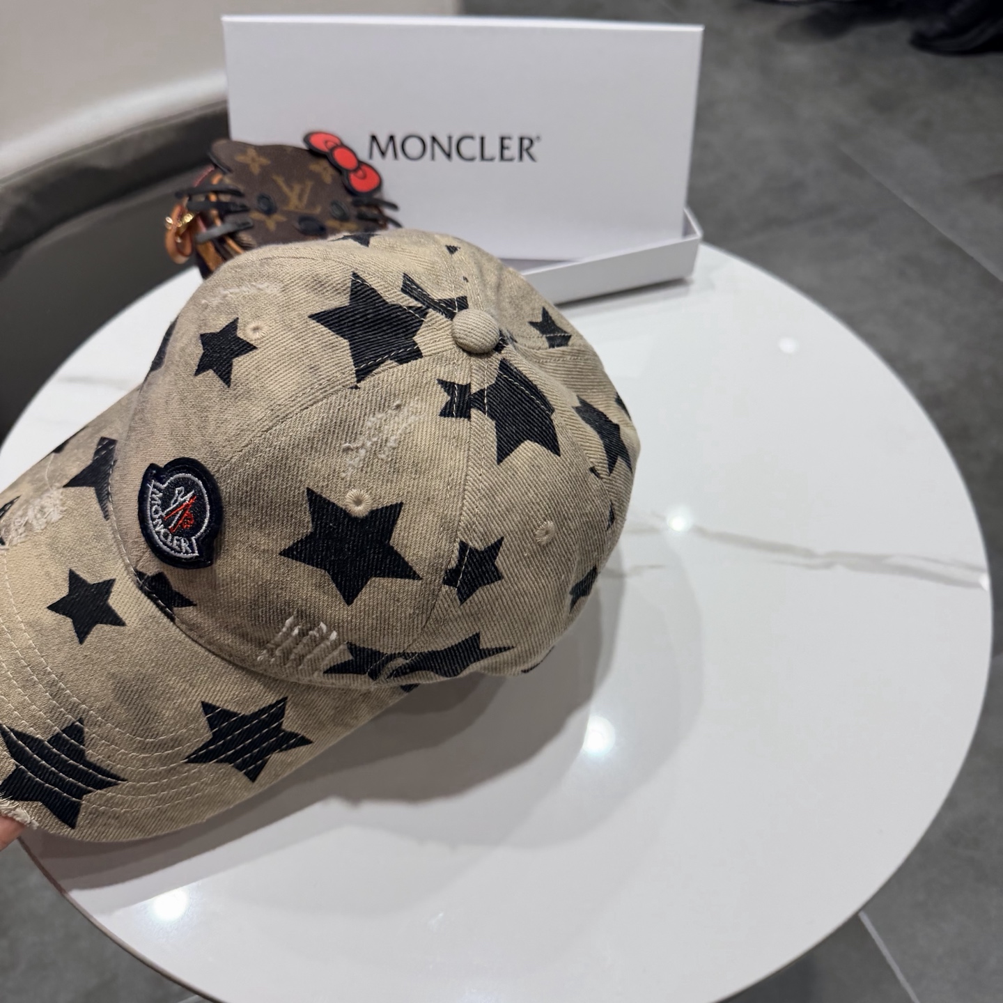 Moncler hat