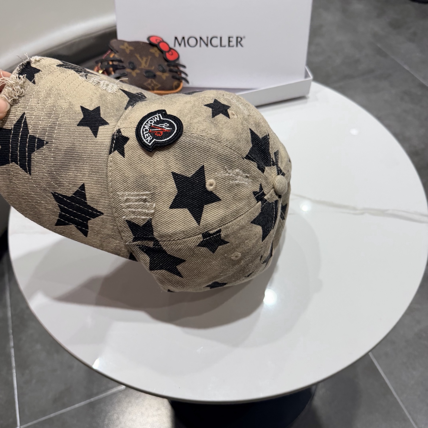 Moncler hat