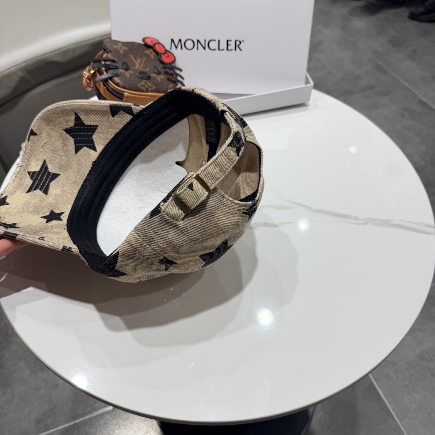 Moncler hat