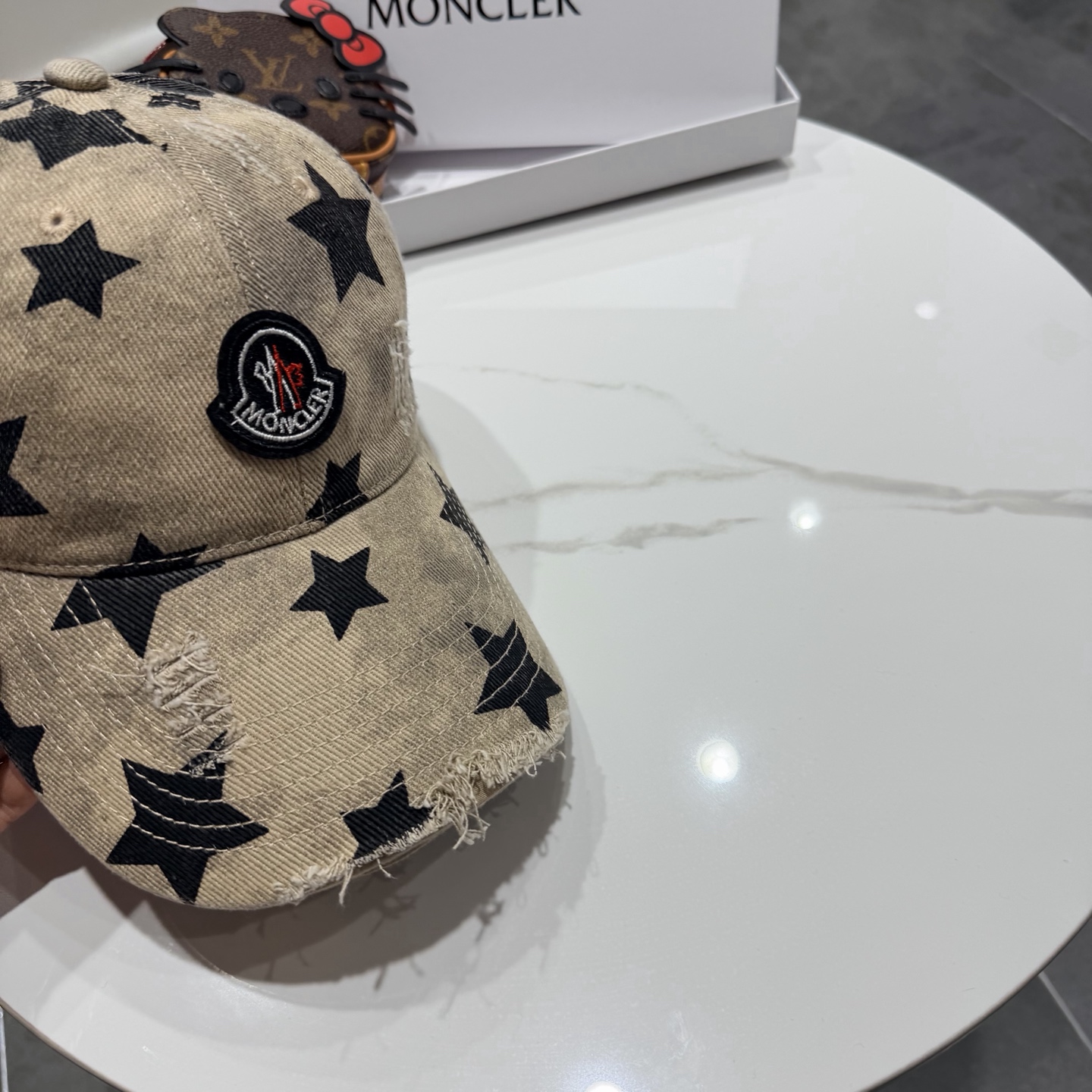 Moncler hat