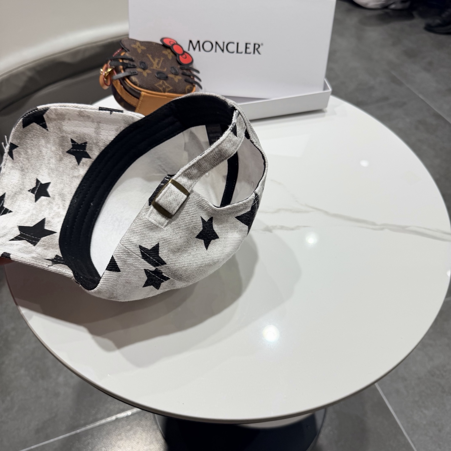 Moncler hat